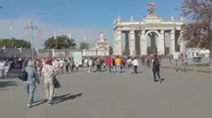 Прогулка по ВДНХ. Зашли в павильоны: музей городского хозяйства, дом полимеров, умный город