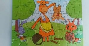 Дети шалят, поросёнок Коля вверх ногами. Собираем пазлы с героями мультфильма Оранжевая Корова.