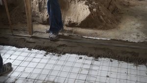 Полусухая стяжка вручную. Все подробности