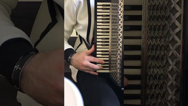 ТО «Осетинская гармоника». 8. Упражнение 1 для развития техники правой руки смотреть онлайн