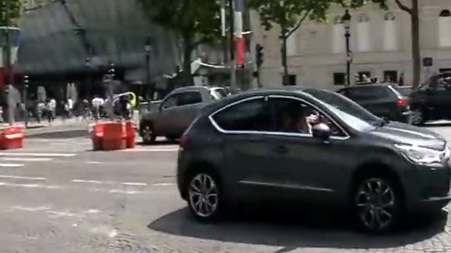 Елисейские поля, Париж смотреть онлайн