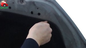 Установка упоров / амортизаторов капота на Opel Astra J / Опель Астра 4 (www.upora net)