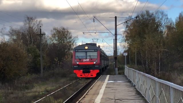 Электропоезд ЭД9Э-0015 на платформе Анкудиновка смотреть онлайн