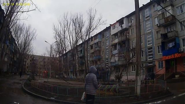 ПСИНА СРЫВАЕТСЯ С ПОВОДКА И БЕЗ НАМОРДНИКА НА РЕБЕНКА смотреть онлайн