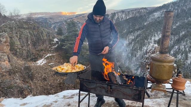 Золотистые шампиньоны с курдюком на мангале, лучше  чем шашлыки  [В горах] 4K
