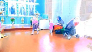 Дети в храме. После службы