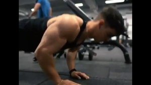 Качаем трицепсы RU GYM
