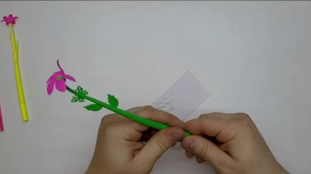 Букет из шариковых ручек. Чернильные ручки в форме цветов. смотреть онлайн