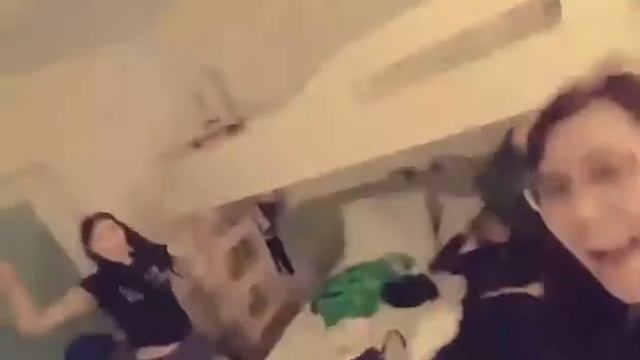 Hotel Room Party смотреть онлайн