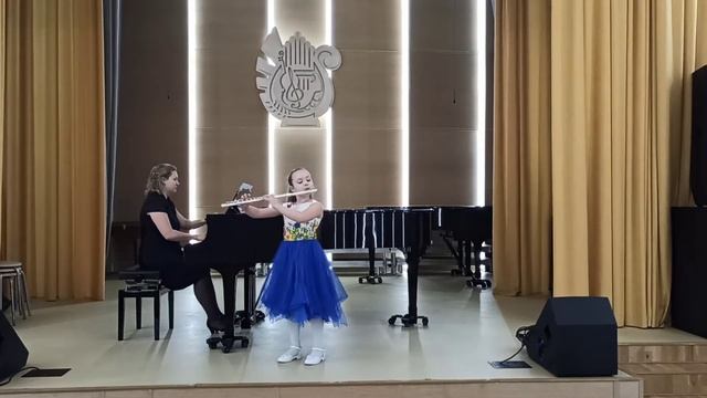 П.И. Чайковский «КОЛЫБЕЛЬНАЯ ПЕСНЯ В БУРЮ» Д.Д. Шостакович  «ВАЛЬС-ШУТКА». Исп. Ксения Федотова смотреть онлайн