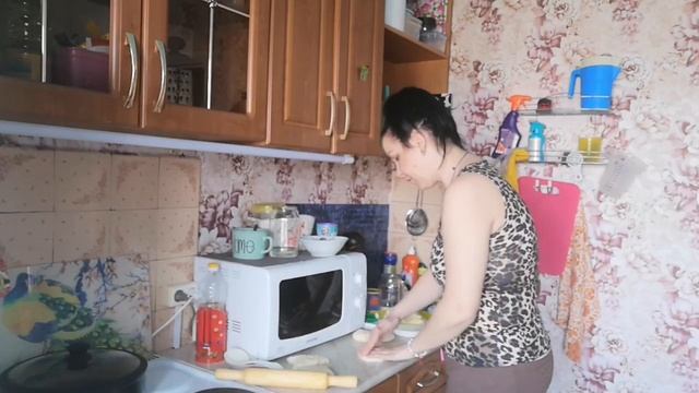 Влог/Тесто для пирожков/Жарю пироги с картошкой/Штора для кухни/ смотреть онлайн
