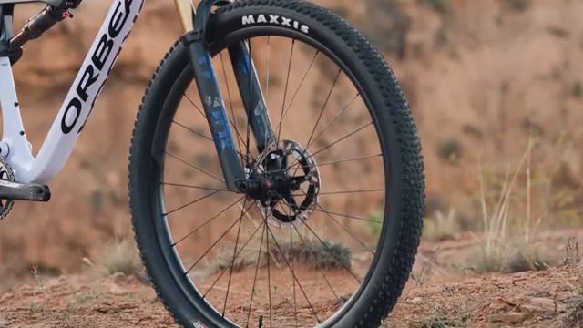 Is This the Future of Cross-Country? | NEW Orbea Oiz смотреть онлайн