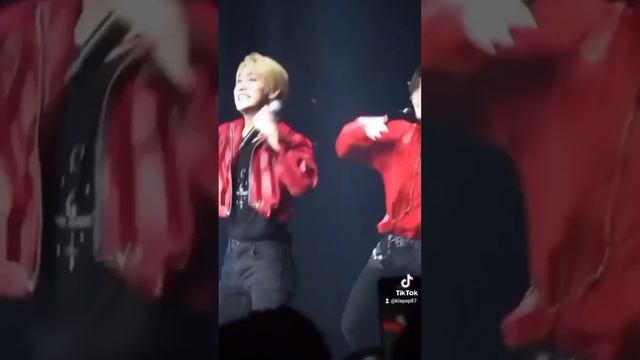 Stray Kids смотреть онлайн