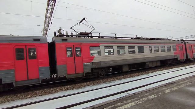 "ЛЕГЕНДАРНЫЙ ДЕМИХ!!"Эд9м-0182 Рязань2 Ряжск1 прибывает на станцию Кораблино, приветливая бригада!! смотреть онлайн