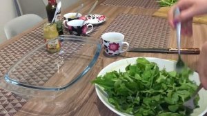 САЛАТ ИЗ РУККОЛЫ С ИЗУМИТЕЛЬНОЙ ЗАПРАВКОЙ!