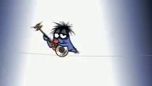 Прикольная птичка поет песню и очень смешно ее поет