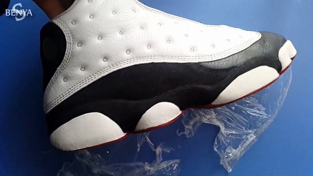 Как отбелить подошву кроссовок Jordan 13 He Got Game [Реставрация кроссовок] смотреть онлайн