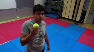 Боксерские упражнения. Работа с тенисным мячом