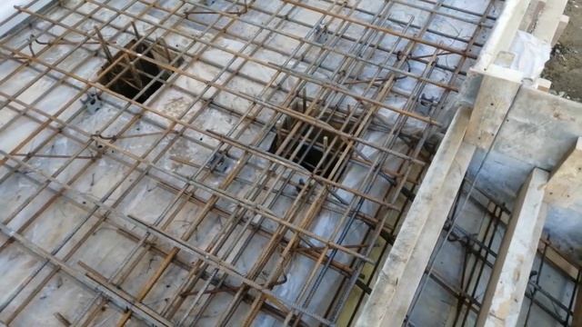 Крыльцо из бетона. Монолитная плита на колоннах.