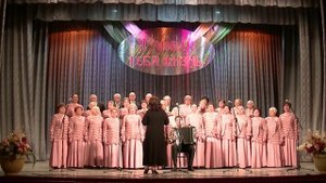 Хор ветеранов поет