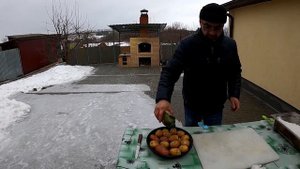 нога барана в соли запеченная в печи