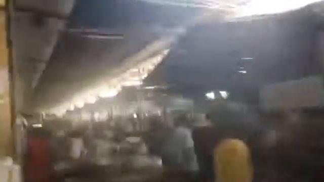 Реальная прогулка по рынку в Нячанге (Xom Moi) смотреть онлайн