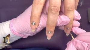 Вниз растут ногти/верхние формы/аппаратный маникюр