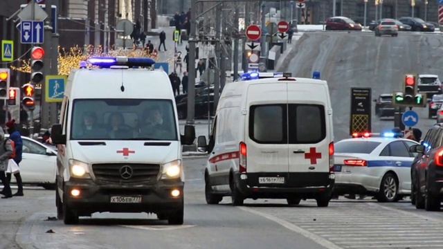 Что делать если встал на красный, а сзади скорая помощь с мигалкой? Как правильно поступить смотреть онлайн