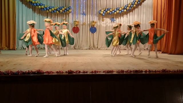 Хореографическая студия "Эдельвейс", "Вальс цветов" дети 1 года обучения. смотреть онлайн