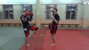 Редкая комбинация. Финт лоу-киком - супермен панч