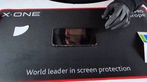 Как наклеить защитную пленку X-ONE Armorvisor 4-го поколения на iPhone 15/14/13 серии