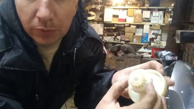 Ремонт шестерни мясорубки KRAFT смотреть онлайн