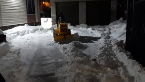 Самодельный минитрактор переломка, чистка жёсткого снега.