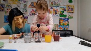 Как покрасить листья салата или капусты. Опыты для детей