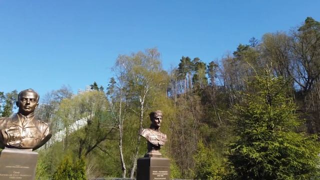 13 минут прогулки вокруг Академии Плющенко. Знакомьтесь;) Видео снято 2 мая 2023 г.Молоденово. М.об смотреть онлайн