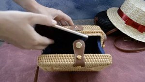 Прямоугольная сумка из ротанга - обзор в деталях