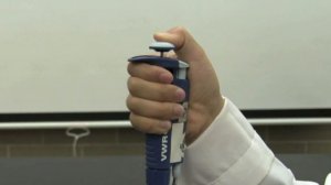 How to use a micropipette