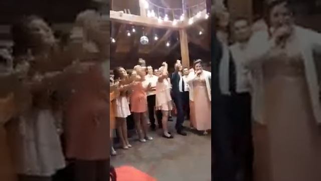 Поздравление на свадьбу от друзей. Песня- подарок на свадьбу от друзей