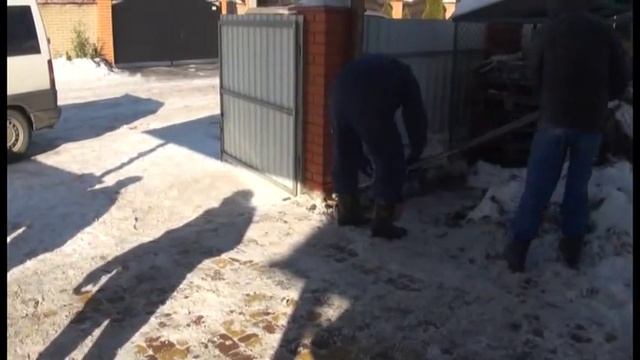 Монтаж винтовых свай SP Premier под фундамент для ворот зимой смотреть онлайн