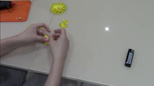 Быстро и не сложно красивый цветок из атласных лент смотреть онлайн