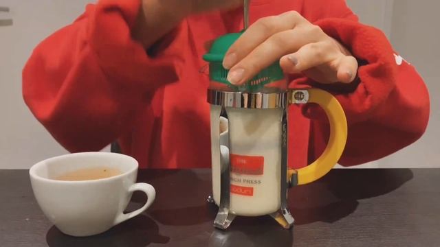 Home Latte art with Frenchpress (feat. Mikael) 집에서 프렌치프레스 라떼아트, 바리스타 브이로그 смотреть онлайн