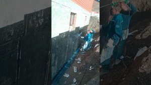 устройство гидроизоляции цокольного этажа, рулонными материалами в два слоя