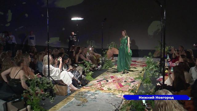В парке Швейцария прошёл фэшн-перфоманс нижегородского дизайнера Нелли Крук