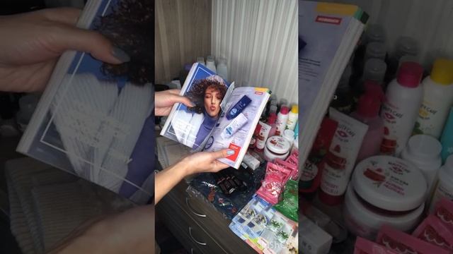 Шапочка/перчатки,духи,косметика и товары для дома от Фаберлик. смотреть онлайн