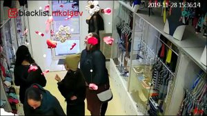В Николаеве цыгане воруют в магазине(28/11)
