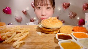 ASMR McDonald's Teriyaki Burger【Mukbang/ Eating Sounds】【English subtitles】