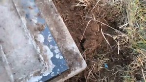 РЕМОНТ ПАМЯТНИКА. Покосился памятник . Как поправить ? Подробное видео . Благоустройство могилы .