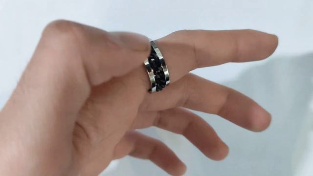 Кольцо черное с цепью смотреть онлайн