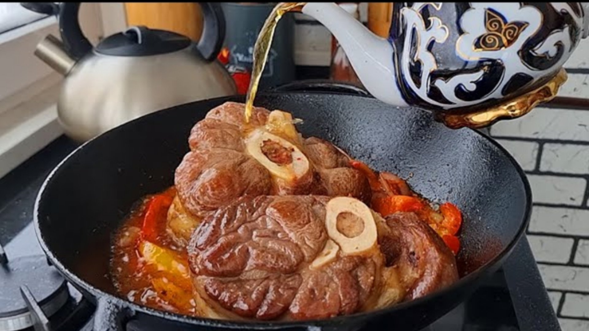 Сочная мощная Говядина на ужен смотреть онлайн