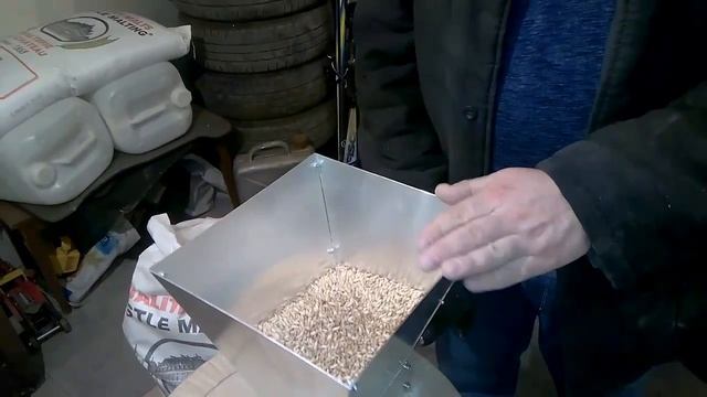 Помол солода на китайской мельнице